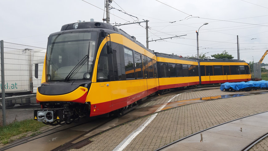 Bombardier transfers first two FLEXITY trams to Karlsruhe in Germany